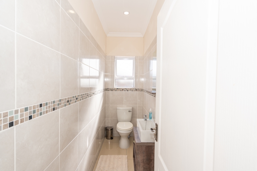 4 Bedroom Property for Sale in Myburgh Park Western Cape